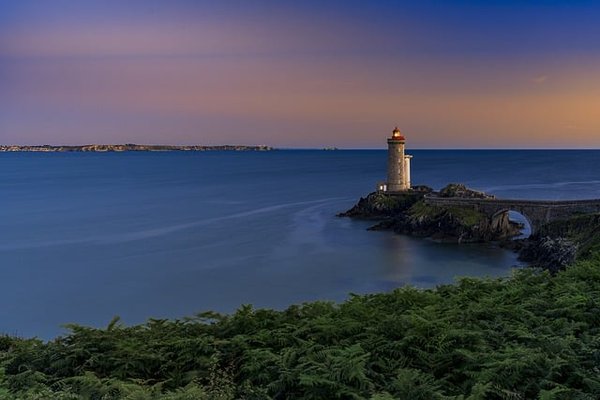 Comment partir en vacances en Bretagne en camping avec un petit budget ?