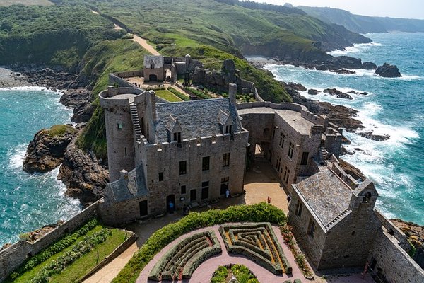 Découvrez les Meilleurs Campings 5 étoiles au Bord de la Mer en Bretagne : Votre Guide Ultime pour un Séjour Inoubliable
