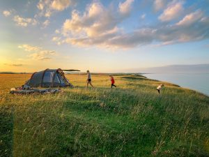 Un camping éco-responsable en pleine campagne.
